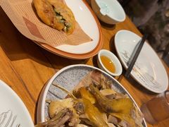 -头上红煨盐鸡·非遗院子餐厅