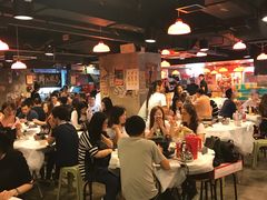 大堂-鲜入围煮花胶鸡海鲜火锅