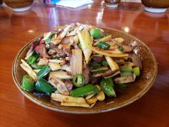 小炒竹笋炒腊肉-苗湘食府(十年店)