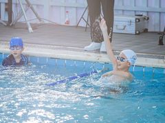 -梦翔龙湖滟澜山游泳俱乐部