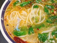 -云阿蛮云南生烫牛肉米线(奉贤路店)