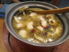 -周鱼小馆石锅酸菜鱼(活力汇店)