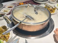 -洪氏嗨捞·广东猪肚鸡·椰子鸡火锅(西咸万象城店)