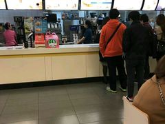 -麦当劳(轻轨曹杨路店)