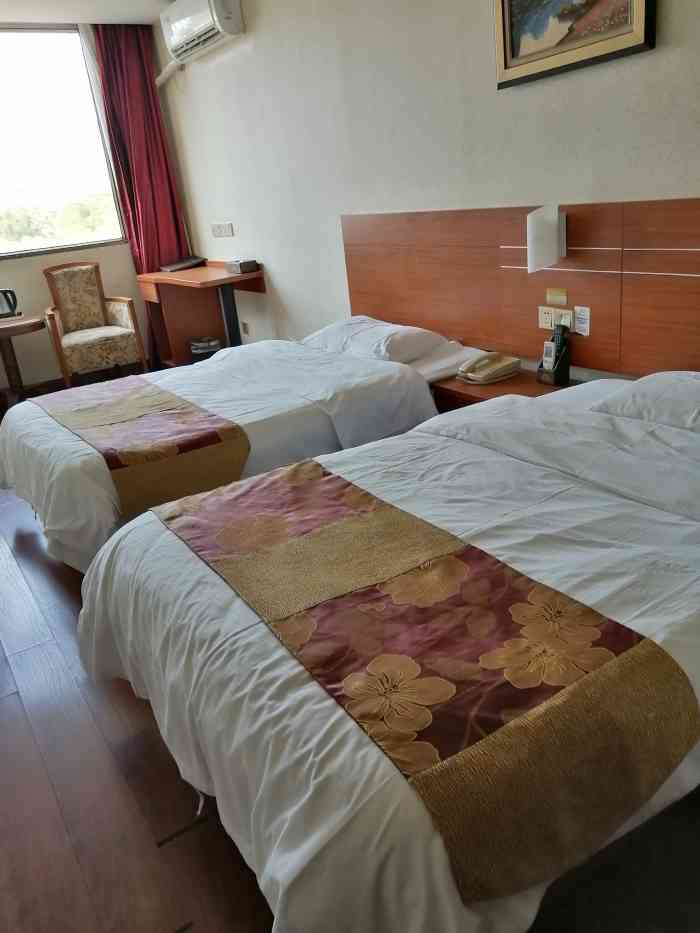 厦门金佰利商务酒店-"有生以来住过最烂最贵,服务最差的酒店.比.