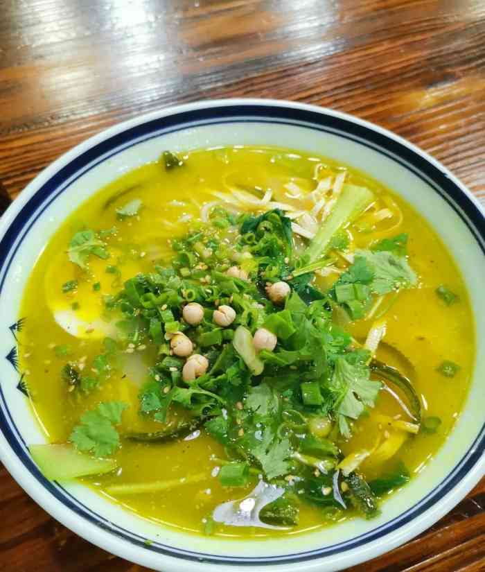 打分 离工作地方实在太近了,经常光顾 今天试了一下藤椒米线,超级麻