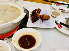 吊烧乳鸽-广顺鑫猪肚鸡(经八路店)