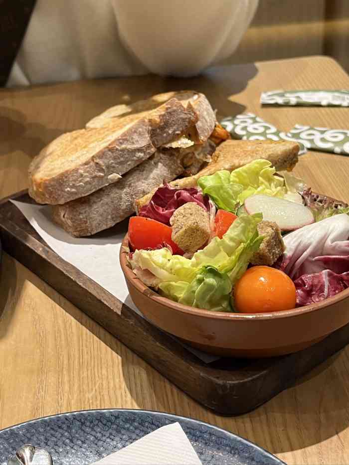 gaga(卓悦汇店)-"看大众点评有套餐,买了个套餐.店里比较清.