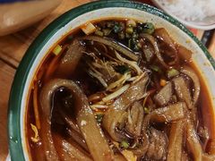-拈签一笑黄牛肉辣卤串串