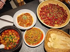-万重锦·人文川菜馆(骡马市店)