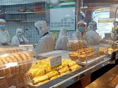 面包甜点陈列柜-鲍师傅糕点(国金街店)