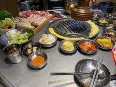 -GOGIYA·咕叽吖韩国传统烤肉店(东方新天地店)