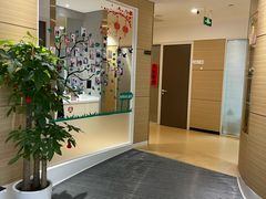 -瑞尔齿科(上海长风大悦城店)