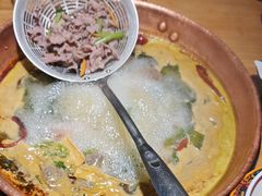 -洱火云南酸菜牛肉火锅(石景山当代商城店)