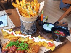 -Mark&Mars Restaurant