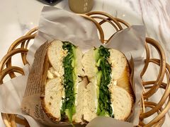 牛油果芝麻菜贝果三明治-麦田工坊(月湖店)