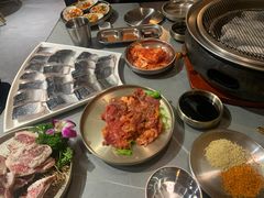 -围炉肉舍丹东海鲜烤肉·烤活鳗(步行街店)