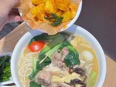 -蒙自源米线大王(花园城商场店)