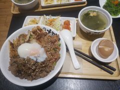 大碗过瘾三拼饭-熊吞·大碗丼烧肉饭(西市场嘉华店)