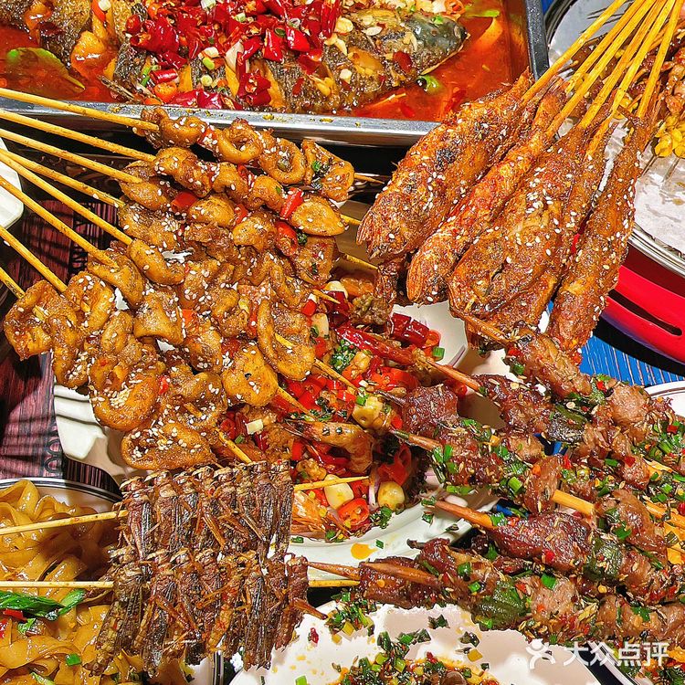 湘🌶️味烧烤届的天花板🔥没人会拒绝的烤蚂蚱🦗