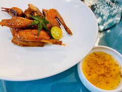 脆皮乳鸽-福悦荟·锦肴
