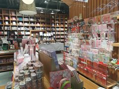 -百新书局(尚悦湾店)