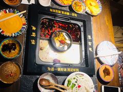 -老牌坊云南鱼豆花火锅(哈西万达店)