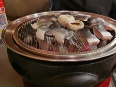 -围炉肉舍•炭烤活鳗•丹东海鲜烤肉(步行街店)