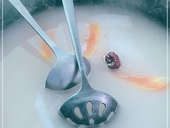 -墨脱石锅椰子鸡•香草鸭•东山羊(大东海店)