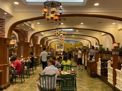 大堂-清真·玛丽亚新疆菜主题餐厅(浙江中路店)