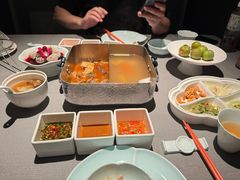 -左庭右院鲜牛肉火锅黑金店(陆家嘴中心店)