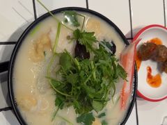 -肥汁米蘭香港米线(长宁来福士店)