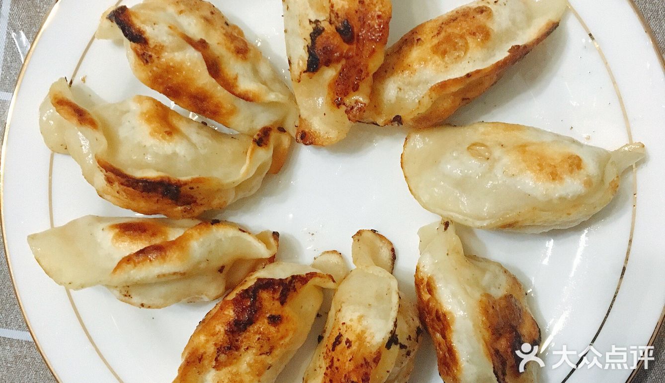 10分钟完成一道家常菜——香煎饺子