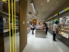 -泡泡玛特POPMART(蓝色港湾店)