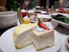 榴莲千层-荣誉国际酒店-云顶旋转餐厅