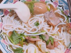 -鑫花溪牛肉米粉(人民广场店)