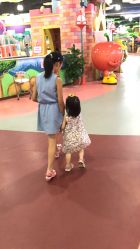 -维佳童话镇演出现场(徐东店)