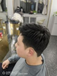 -即型男士理发工作室