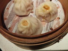 杭州蟹黄小笼包-老头儿油爆虾·知味杭州(爱琴海购物中心)