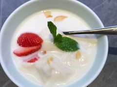 草莓杏仁豆腐-江南里·新浙菜(苏州大悦城店)