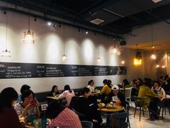 大堂-HELLO 27 意面·沙拉·帕尼尼