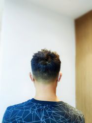 -诗悦发型烫染SALON