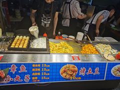 自助取餐区-东门町美食街