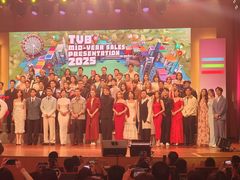 -香港回归祖国纪念碑