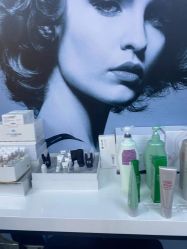 -PE SALON 
