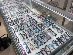 -三叶眼镜城(八佰伴店)