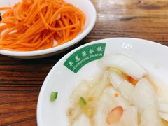 洋葱小菜-217丰惠源抓饭(江乾路店)