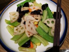 荷塘月色-粤小馆(天安云谷店)