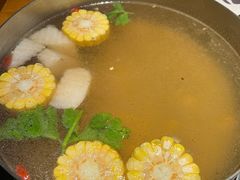 玉米萝卜牛骨锅底-海银海记潮汕牛肉火锅(新港中路海珠店)