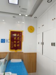 -靓芙泉专研痘痘肌